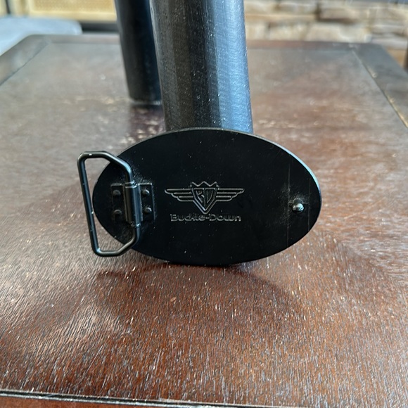 Flash art-style belt buckle. - Picture 2 of 2